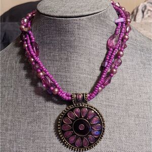 Vintage pretty purple beads & medallion w/mother of pearl necklace